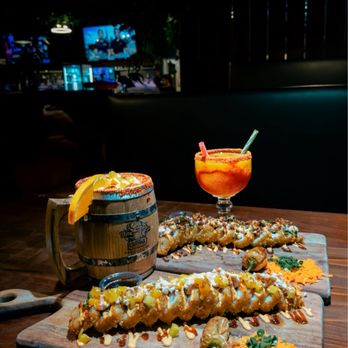 Sushinaloa - Área de comida y bar - Sushi Bars Near Me - Redwood City, California Sushinaloa - Área de comida y bar - Sushi Bars Near Me - Redwood City, California