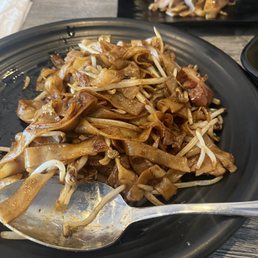 Rice noodle with pork