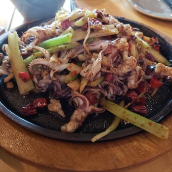 Sumiao Hunan Kitchen - Sizzling calamari (鐵板魷魚) - Chinese Near Me - Cambridge, Massachusetts