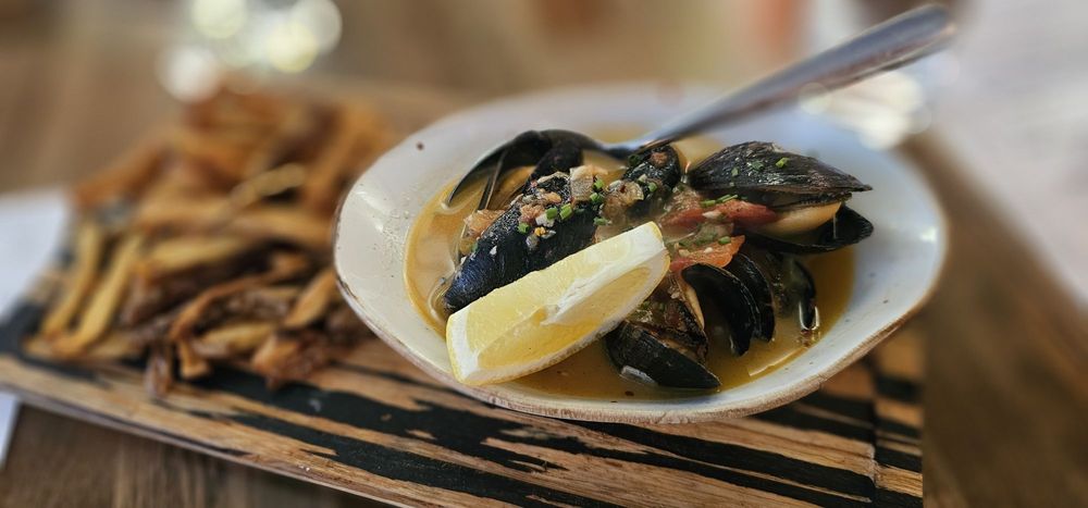 Lucina Eatery & Bar