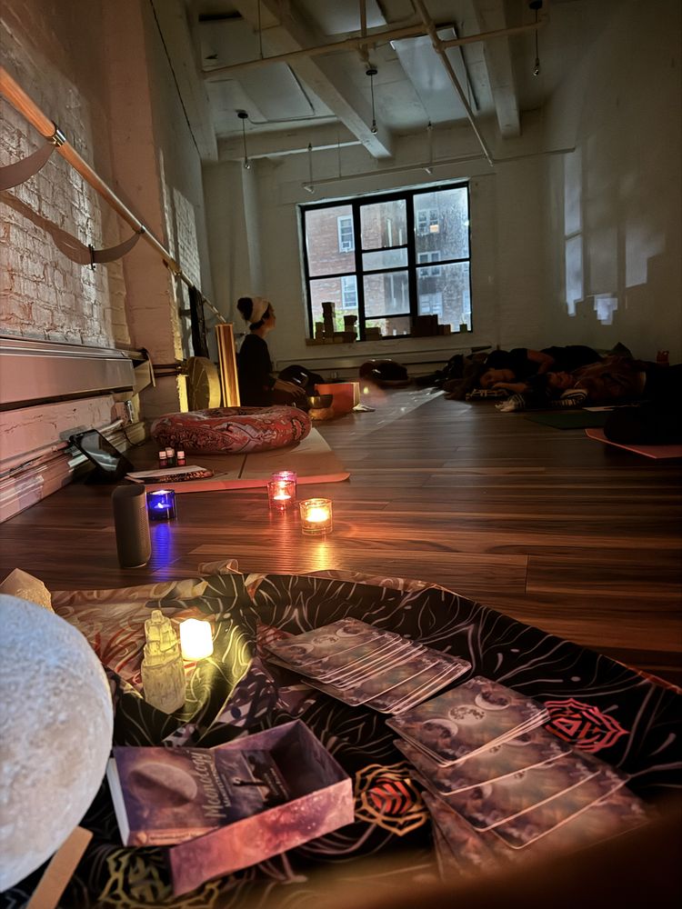 Lindai's Bodywork Logo