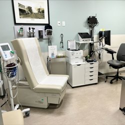 Providence Express Care at Walgreens Murray Hill - Exam room