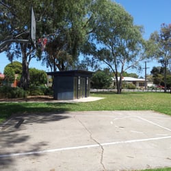 Western Avenue Reserve - Electronic toilets