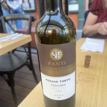 Pagliacci's - Nice Wine - Pagliocci's, Victoria - August 9, 2025 - Seafood Near Me - Victoria, British Columbia Pagliacci's - Nice Wine - Pagliocci's, Victoria - August 9, 2025 - Seafood Near Me - Victoria, British Columbia