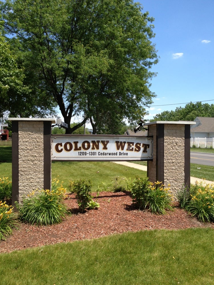 COLONY WEST APARTMENTS 685 Laurel Dr, Crest Hill, Illinois