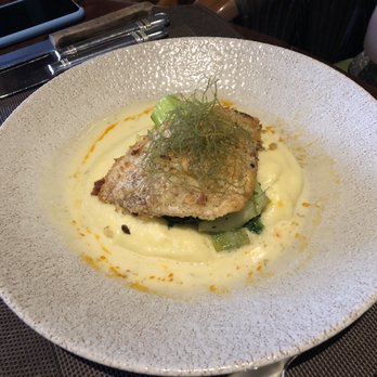 Manta - Mac Nut Encrusted MahiMahi - Hawaiian Near Me - Kamuela, Hawaii