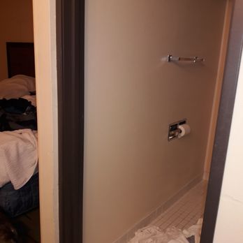 La Quinta by Wyndham Jackson - Different angle no bathroom door - Hotels Near Me - Jackson, Tennessee La Quinta by Wyndham Jackson - Different angle no bathroom door - Hotels Near Me - Jackson, Tennessee