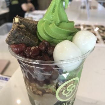 Saryo Cafe - Desserts Near Me - North York, Ontario