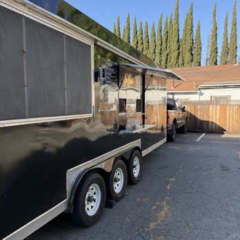Side Gate Brewery & Beer Garden - Food truck of the day - Breweries Near Me - Concord, California Side Gate Brewery & Beer Garden - Food truck of the day - Breweries Near Me - Concord, California