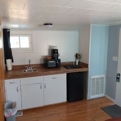Shayne's Place - Cabin 2, kitchenette