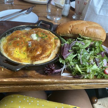 A'Bouzy - Seafood Pot Pie - Champagne Bars Near Me - Houston, Texas A'Bouzy - Seafood Pot Pie - Champagne Bars Near Me - Houston, Texas