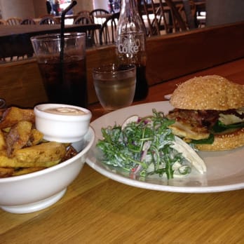 Lantana - Best Chicken Burger I had in months! - Breakfast & Brunch Near Me - London, XGL Lantana - Best Chicken Burger I had in months! - Breakfast & Brunch Near Me - London, XGL
