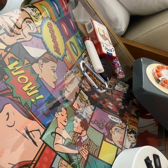 The Kinney - Room table between beds. - Hotels Near Me - Venice, California