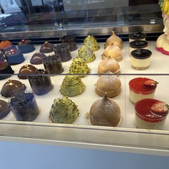 Pompadour - Beverly Hills - Patisserie/Cake Shop Near Me - Beverly Hills, California
