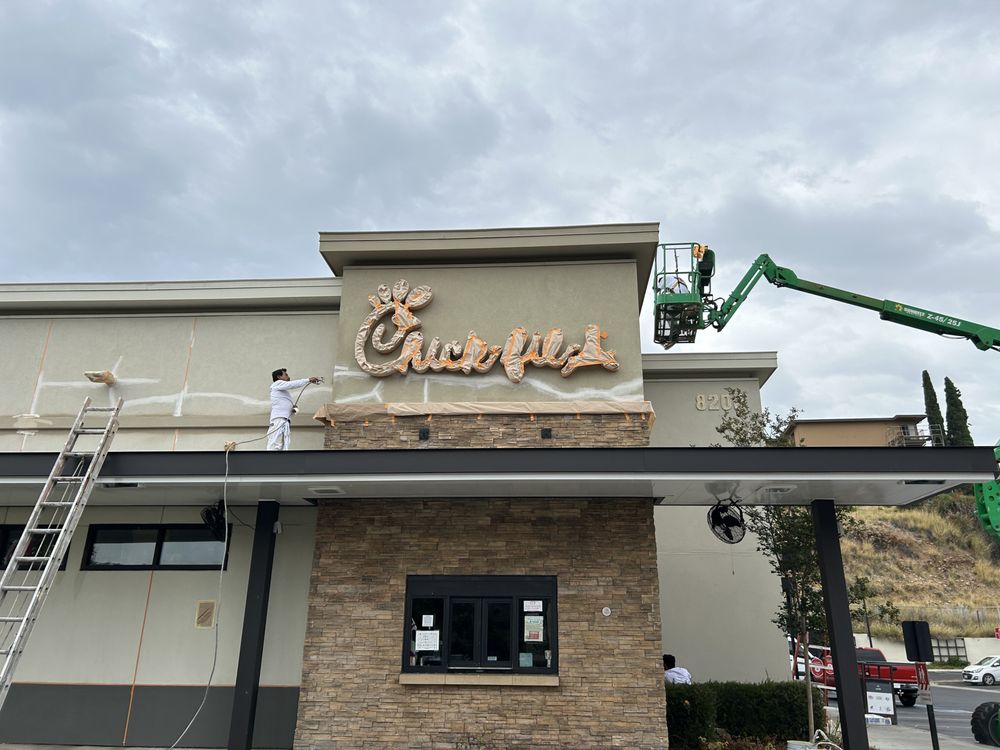 Slide of El Lay Construction