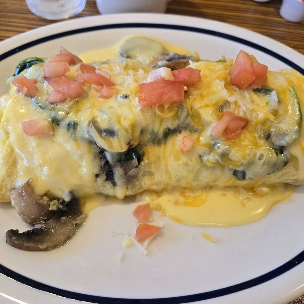 IHOP - Spinach and mushroom omelette - Breakfast & Brunch Near Me - Kahului, Hawaii
