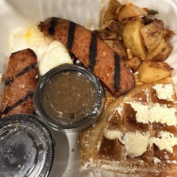 Clementine - By the bay with hot links and waffle - Mediterranean Near Me - Yountville, California
