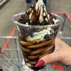 Costco - Mint sundae w/ chocolate syrup & cookies