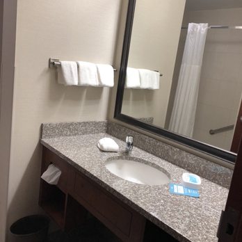 Drury Inn & Suites Marion - Bathroom - Hotels Near Me - Marion, Illinois