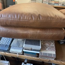 Look at that match! The top is vinyl the bottom is original leather.