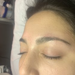 The Beauty Bar - Brow wax