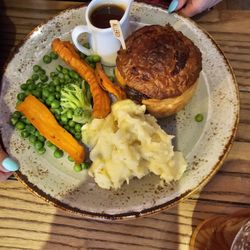 George IV - Steak and ale pie
