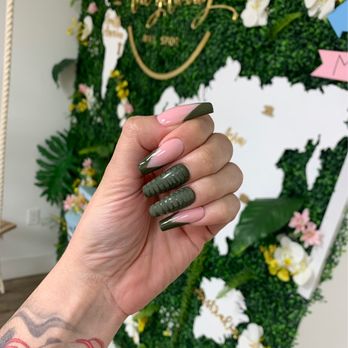 The Getaway Nail Spot - Nail Salons Near Me - Hialeah, Florida
