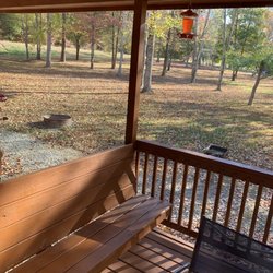 Little Tracks Cabins - Red Fish cabin seating area/fire pit