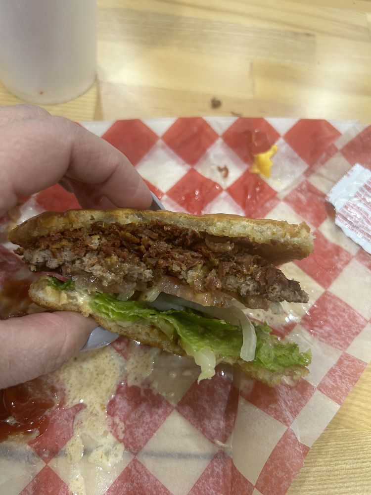 Nagi's Burgers Logo