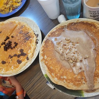 Granny D's - Chocolate chip and cinnamon roll pancakes - Coffee & Tea Near Me - Canyon Lake, Texas Granny D's - Chocolate chip and cinnamon roll pancakes - Coffee & Tea Near Me - Canyon Lake, Texas