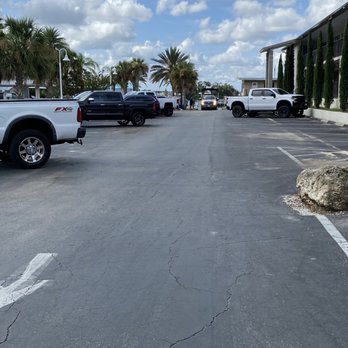 Best Western Crystal River Resort - You have to maneuver through this to get to the boat ramp. - Hotels Near Me - Crystal River, Florida Best Western Crystal River Resort - You have to maneuver through this to get to the boat ramp. - Hotels Near Me - Crystal River, Florida