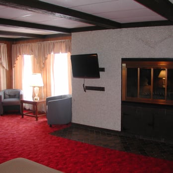 Creek Ridge Lodge - Room 2 - Hotels Near Me - Ely, Minnesota