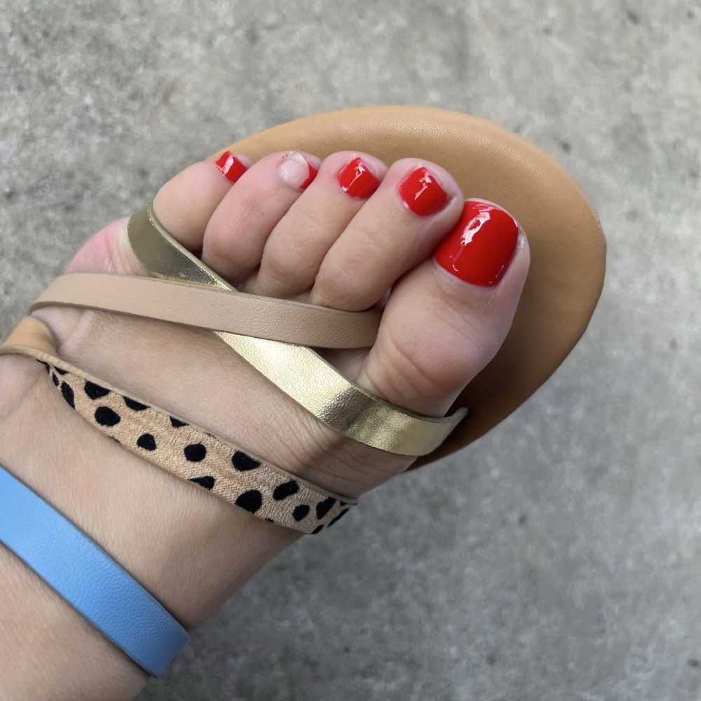 Bellagio Nail Lounge - My $75 pedi that lasted less than 24 hours. All I did was go home and wake up to this - Nail Salons Near Me - Cibolo, Texas