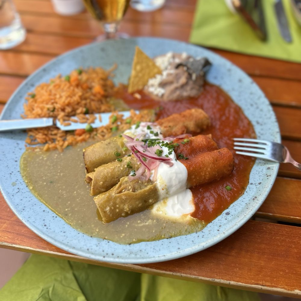 Restaurant El Azteca - Vegetarian Enchiladas - so good. - Mexican Near Me - Interlaken, BE Restaurant El Azteca - Vegetarian Enchiladas - so good. - Mexican Near Me - Interlaken, BE