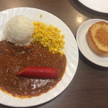 Zippy's McCully - Mini chili frank with Mac salad and a side order of garlic bread - Fast Food Near Me - Honolulu, Hawaii Zippy's McCully - Mini chili frank with Mac salad and a side order of garlic bread - Fast Food Near Me - Honolulu, Hawaii