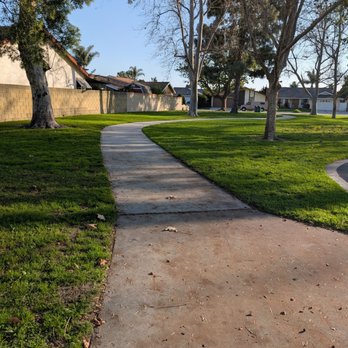 Baroldi Sycamore Park - Walkway through the park - Parks Near Me - Cypress, California Baroldi Sycamore Park - Walkway through the park - Parks Near Me - Cypress, California