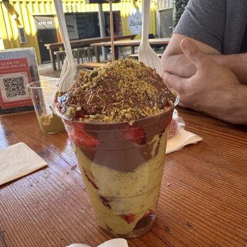 ChocoFaberries - Dubai Chocolate and Strawberries. - Desserts Near Me - Bellflower, California