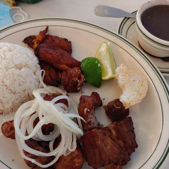 Versailles - Masa de cerdo fritas - Cuban Near Me - Miami, Florida Versailles - Masa de cerdo fritas - Cuban Near Me - Miami, Florida