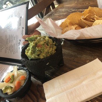 Seis Vecinos Restaurant - Fresh guacamolea and warm chips - Latin American Near Me - Bronx, New York Seis Vecinos Restaurant - Fresh guacamolea and warm chips - Latin American Near Me - Bronx, New York