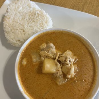 Bangkok House Thai Restaurant - Pineapple Curry (Chicken) - Thai Near Me - White Settlement, Texas