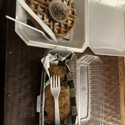 Munchiez - Chicken and waffles