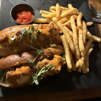 Ariella's Restaurant - Lobster Po Boy - Cocktail Bars Near Me - Staten Island, New York Ariella's Restaurant - Lobster Po Boy - Cocktail Bars Near Me - Staten Island, New York