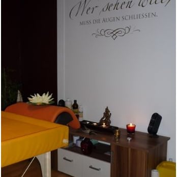 Wellnessqueens - Cosmetics & Beauty Supply Near Me - Hamburg, HH Wellnessqueens - Cosmetics & Beauty Supply Near Me - Hamburg, HH