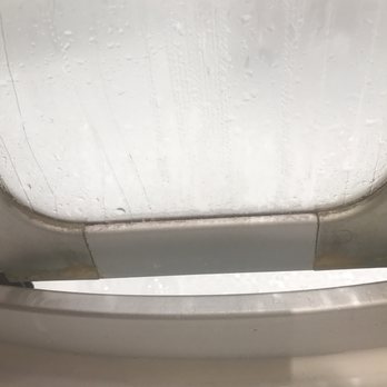 Hotel Amadeus - The Shower Door. Dirty. - Hotels Near Me - Frankfurt, HE