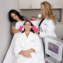 Greenwich Medical Spa - Westport - The Greenwich 3D Lift is an all-in-one skin tightening and retexturing treatment that lifts and rejuvenates your face and neck.