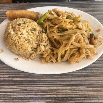 Asia Kitchen - Pad Thai lunch special - Chinese Near Me - San Antonio, Texas