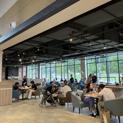 Ramapo Travel Plaza - Seating area
