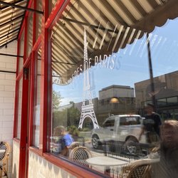 Crepes De Paris - Sitting on the patio at 10am on a balmy 84 degree SUNday.