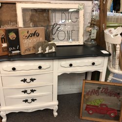 Uptown Antique Market - Vintage furniture and home decor signs