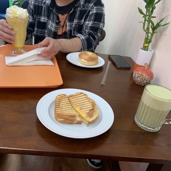 Great Sip Cafe - Creamsicle drink, bagel with cream cheese, grilled cheese, matcha drink - Coffee & Tea Near Me - Oak Park, Illinois